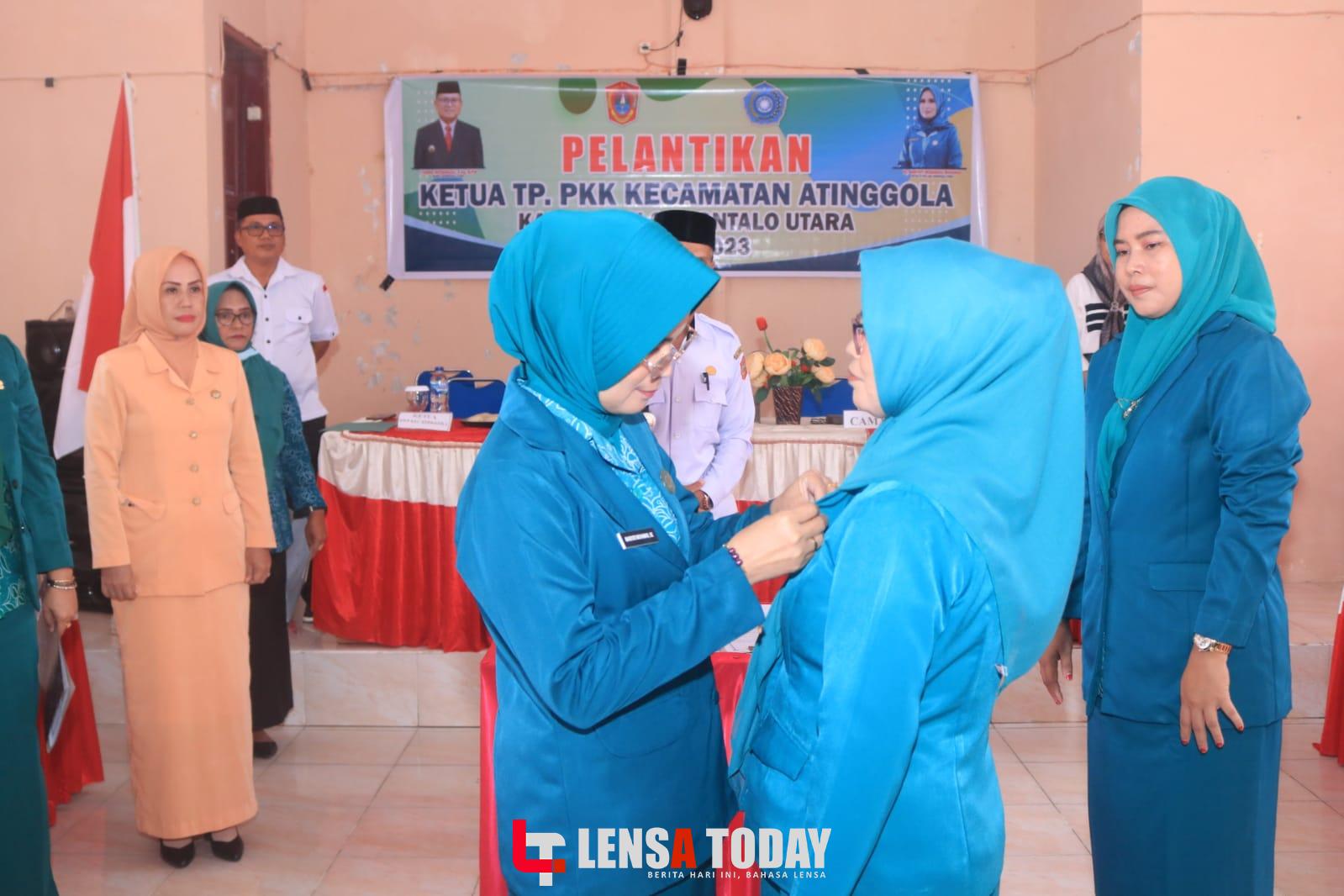 Ny. Mariati Modanggu Resmi Lantik Ketua TP.PKK Kecamatan Atinggola