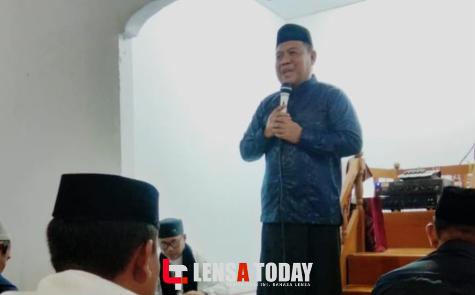 Lebih Dekat Dengan Masyarakat, Ketua DPRD Kabgor Penuhi Undangan Berbuka Puasa & Sholat Tarawih