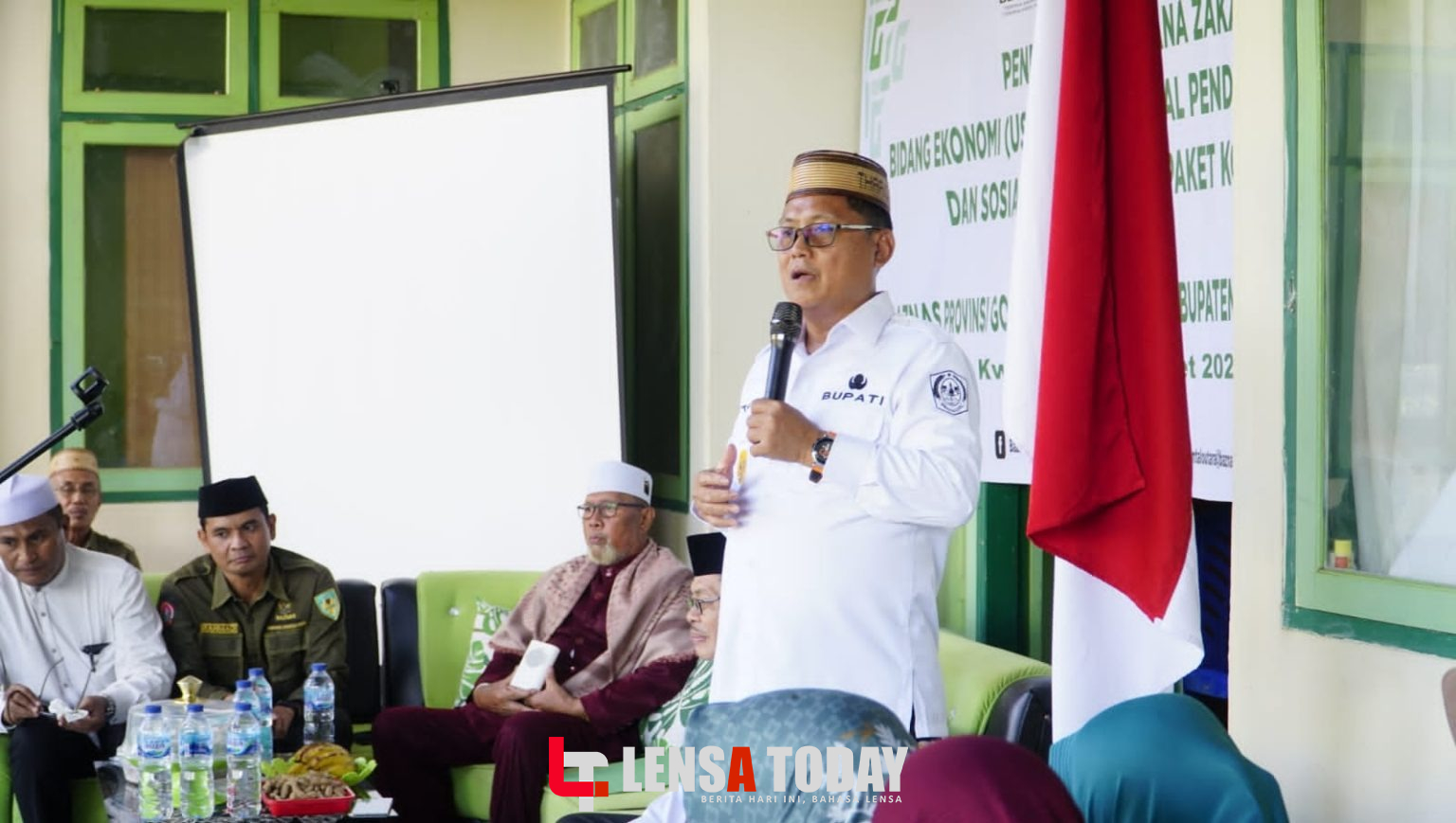 Salurkan Bantuan Dana Zakat, Thariq: Zakat di Gunakan Sesuai Peruntukannya