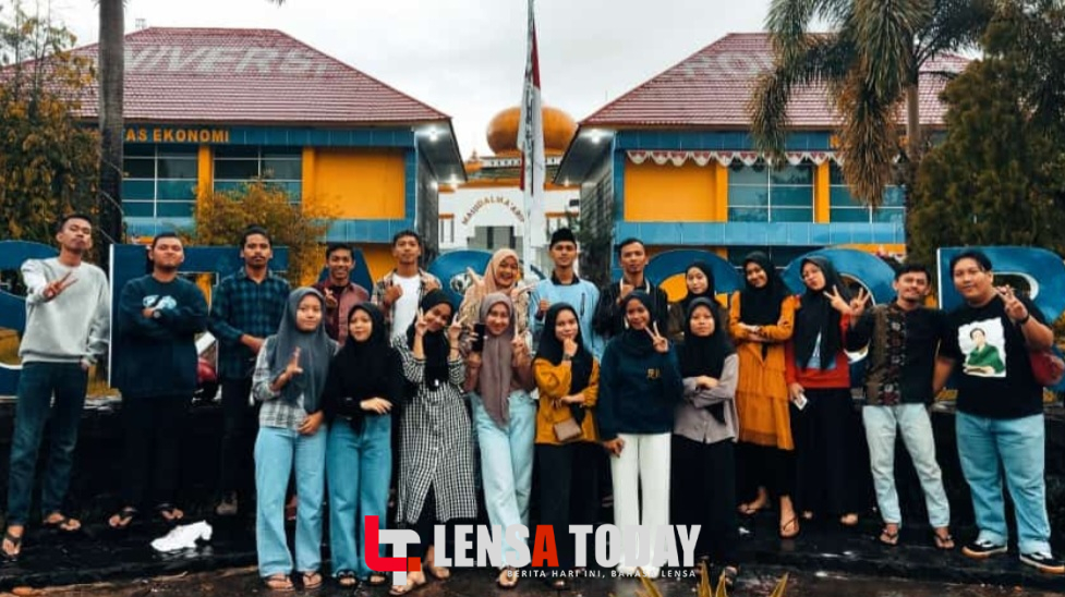 Gerak Berkah Ramadhan, PMII Komisariat UG berbagi Takjil Gratis