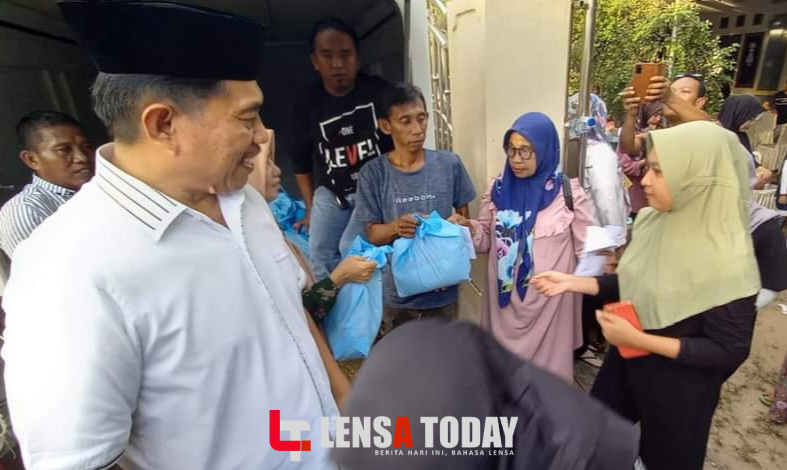 Serahkan Bantuan UMKM, Ini Kata Roni Imbran