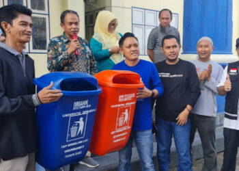 Serahkan 3 Unit Prototipe, Rektor UG Apresiasi Mahasiswa KKP Angkatan XXIII