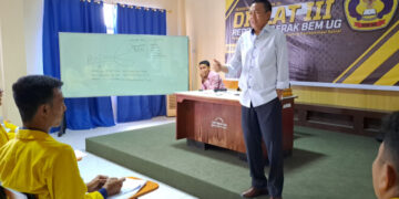 Diklat III BEM UG, Dr. Rustam Hs. Akili : Sukses Akademik, Sukses Organisasi Adalah Mahasiswa Paripurna