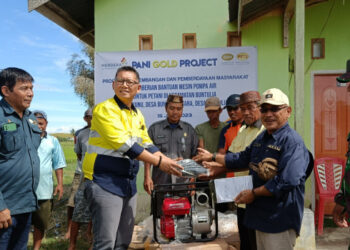 Pani Gold Project Bantu Pompa Air Warga Petani Buntulia