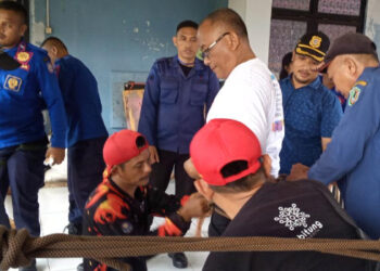 Begini Aksi Heroik Kasat Nikson Pakaya Pada Pelatihan Dasar Penyelamatan Kebakaran 