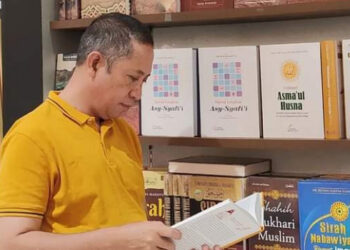 Zaman Mengubah Literasi Budaya, Pemuda Dengan Cetakan Buku Aspal Oleh Arman Mohammad
