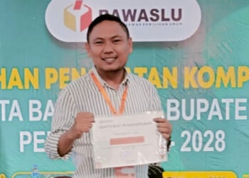 Ikuti Kegiatan Pusdiklat Bawaslu RI, Wahyudin Akili Raih Predikat Terbaik
