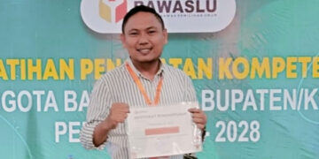 Ikuti Kegiatan Pusdiklat Bawaslu RI, Wahyudin Akili Raih Predikat Terbaik