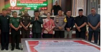 Ikut Deklarasi Pemilu Damai Tahun 2024, Ketua Bawaslu Gorut Minta Peserta Pemilu Taat Aturan