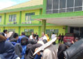 Diduga Jadi Lumbung Pungli, Puluhan Mahasiswa FKIP Geruduk Kampus Unipo