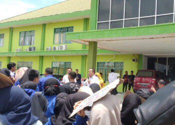 Diduga Jadi Lumbung Pungli, Puluhan Mahasiswa FKIP Geruduk Kampus Unipo