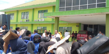 Diduga Jadi Lumbung Pungli, Puluhan Mahasiswa FKIP Geruduk Kampus Unipo