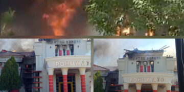 Straight News : Ribuan Masa Aksi Bakar Kantor Bupati & DPRD Pohuwato
