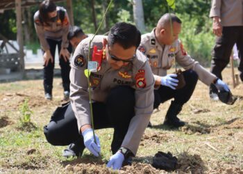 Wujud Nyata Komitmen Polri, Bid Humas Polda Gorontalo Gelar Penanaman Pohon