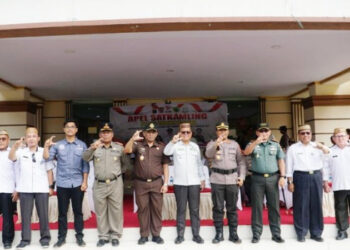 Gelar Apel Satkamling, Bupati Gorut Imbau Masyarakat Ikut Menjaga Keamanan Dan Ketertiban
