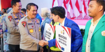 Berkunjung Ke Pekanbaru, 150 Mahasiswa Dapat Beasiswa Dari Wakapolri