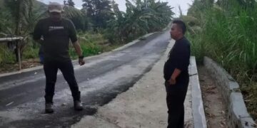 Lukum Diko Soroti Proyek Jalan Lingkar Desa Asal Jadi
