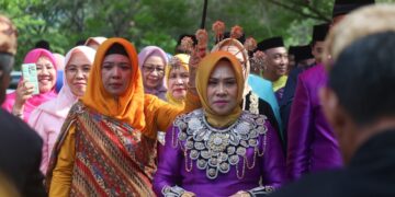 Pj. Bupati Gorut Sila Nurainsyah Botutihe, Jalani Prosesi Adat Molo’opu