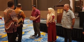 Kesbangpol Provinsi Raih Penghargaan Terbaik Dalam Penyerapan Anggaran 2023
