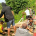 Lakukan Perbaikan Jembatan, Warga & TNI Bergotong Royong
