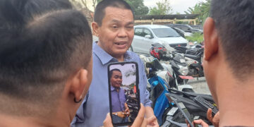 Berkunjung Kewarkop Bawah Menara, Prof. RA Dapat Julukan Singa Politik
