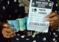 Kantongi Vidio & Foto Dugaan Money Politik, Munawar : Saat Ini Keberadaan Ibu Ini Mentara Kami Lacak