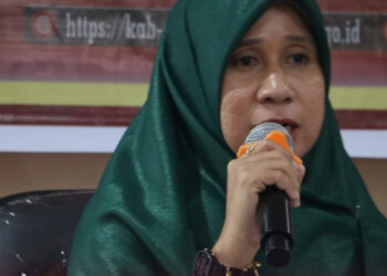 KPU Gorut Serahkan Hasil Penelitian Administrasi Bakal Calon Bupati dan Wakil Bupati 2024