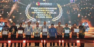 Torehkan Sejarah, Bawaslu Kota Gorontalo Raih Penghargaan Atas Pengelolaan Keterbukaan Informasi Publik PPID