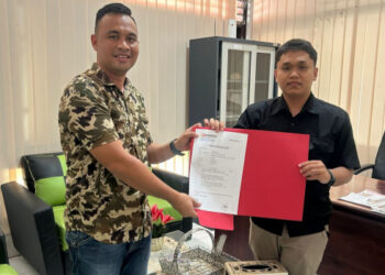 Diduga Mamfaatkan Program Aspirasi Elnino, Salah Satu Paslon Cabub & Cawabub Dilaporkan Ke Bawaslu