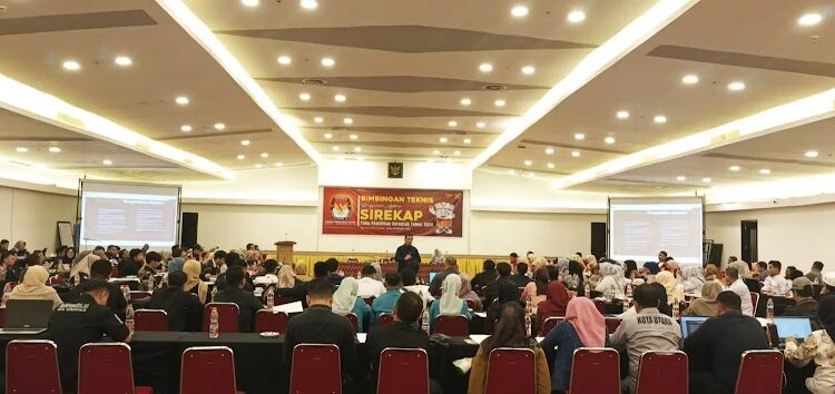 KPU Kota Gorontalo Gelar Bimtek Penggunaan Aplikasi SIREKAP Pilkada Serentak 2024