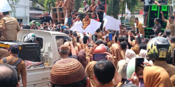 Tuai Ancaman Dari Bupati Gorontalo, Aparat Desa Tak Gentar