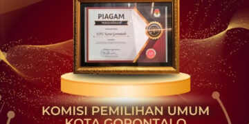 Raih Penghargaan Pengelolaan Verifikasi Dukungan Pasangan Calon PerseoranganTerbaik, Mario Nurkamiden : Semua Ini Berkat Kerja Keras Kita Sekalian