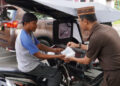 Peduli Sesama, Kejari Kabupaten Gorontalo Bagikan Takjil di Bulan Ramadan