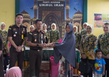 Kejari Kabupaten Gorontalo Berbagi Kebahagiaan di Penghujung Ramadhan Bersama Anak Panti Asuhan Umul Iman