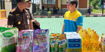 Kejari Gorontalo Utara Gelar Pasar Murah Jelang Idul Fitri, Bantu Warga Penuhi Kebutuhan Pokok