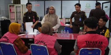 Kejari Kabgor Terima Pelimpahan Tersangka Korupsi Kredit BRI Sukamakmur, Tiga Orang Resmi Ditahan