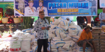 Mendekatkan Harga, Meringankan Warga : KKN PPM UGM dan Dinas Koperasi, UKM, Perindustrian dan Perdagangan Provinsi Gorontalo Gelar Pasar Murah di Biluhu Timur