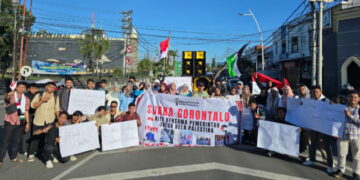 Puluhan Pemuda Gorontalo Gelar Aksi Solidaritas Bela Palestina : Air Mata Palestina Adalah Air Mata Kita