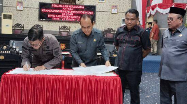 Sinergi Penegakan Hukum, Kejari dan DPRD Kabgor Teken MoU di Bidang Datun