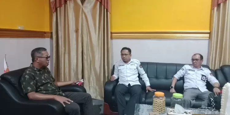 Wujud Sinergi Lembaga, DPRD Gorontalo Utara Dianugerahi Piagam oleh KPU