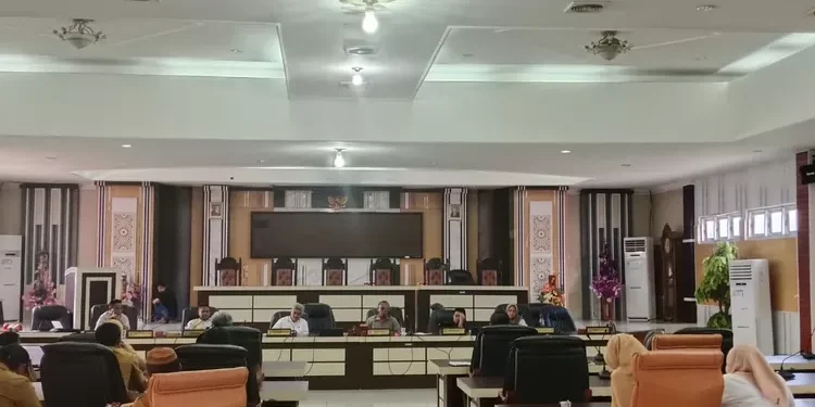 Banggar DPRD Gorontalo Utara Bahas Ranperda Perubahan APBD 2025, Ridwan Arbie Ingatkan Pentingnya Konsistensi