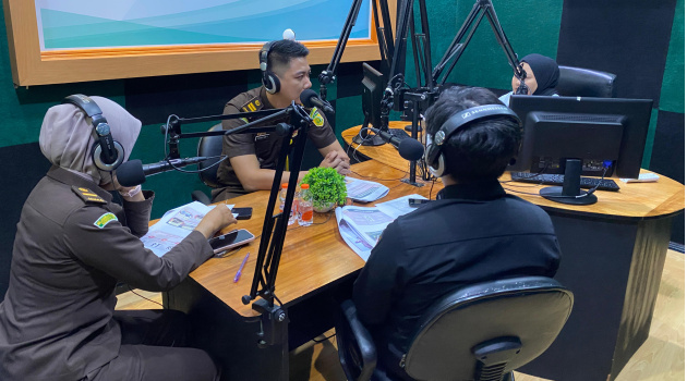 Kejari Kabupaten Gorontalo Gelar Siaran Khusus HARKODIA 2025 di Radio Insania