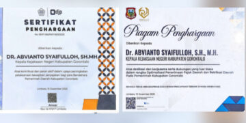 Kepala Kejaksaan Negeri Gorontalo Terima Dua Penghargaan atas Kontribusi Peningkatan Pendapatan Daerah