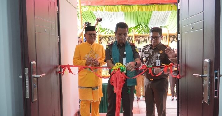 Kepala Kejati Gorontalo Riyono Resmikan Rumah Dinas Pejabat Kejari Gorontalo Utara