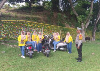 Pererat Silaturahmi, Ipda Yunarto Rivai Sapa Warga di Rest Area Pontolo Melalui Program “Polantas Menyapa”