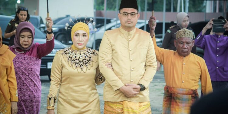 Kajari Gorontalo Utara Resmi Diterima Secara Adat “Mopotilolo”.