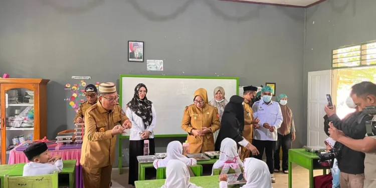 Fitri Yusup Husain Apresiasi Operasional SPPG Tolango, Dorong Gizi Anak dan Ekonomi Desa