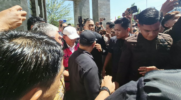Dana Hibah KONI Makan Korban, 4 TSK Digiring ke Mobil Hijau Kejaksaan